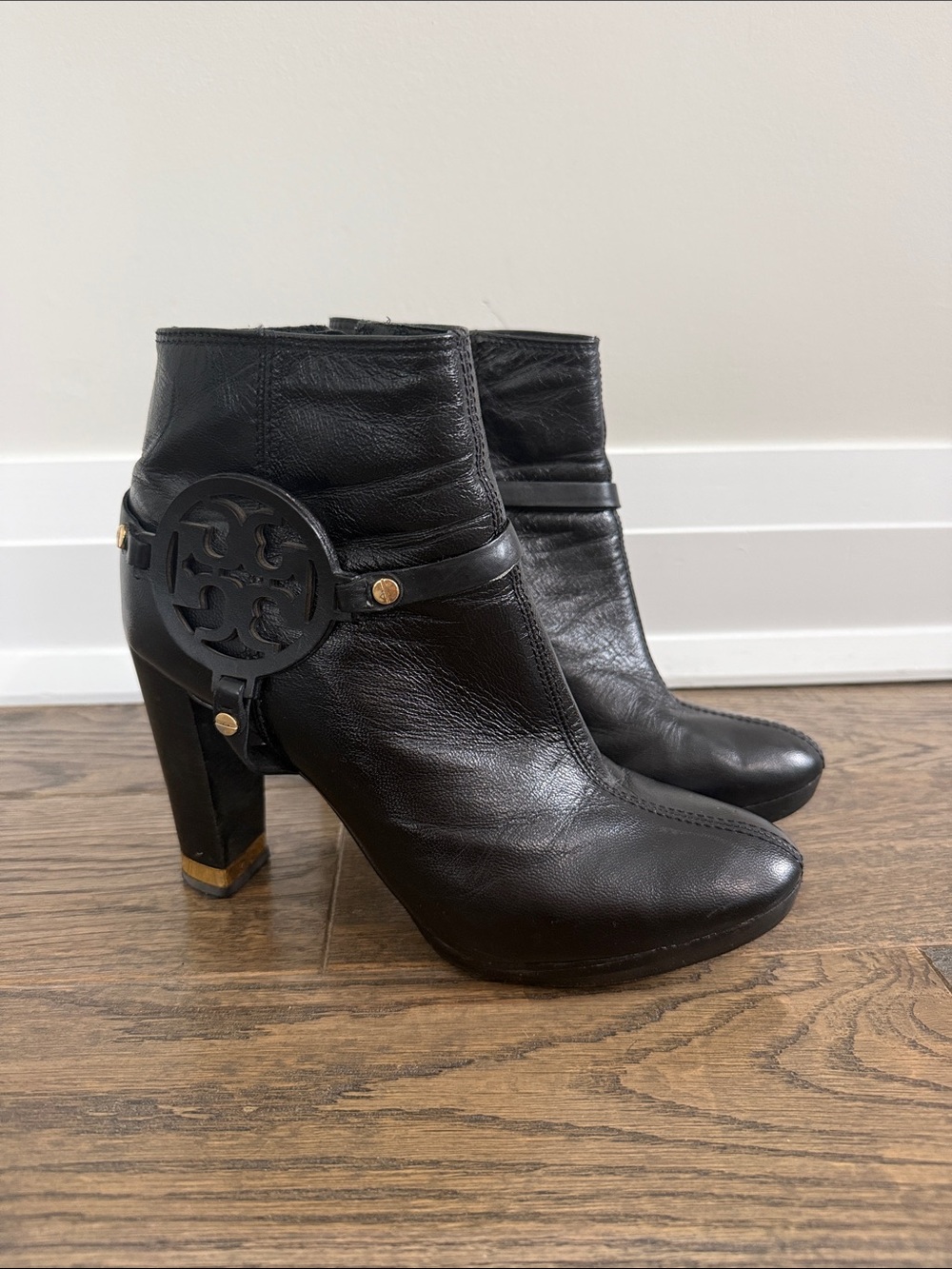 Tory Burch Vintage Black Leather High Heeled Ankle Boots. Gold accents. Size 9.5